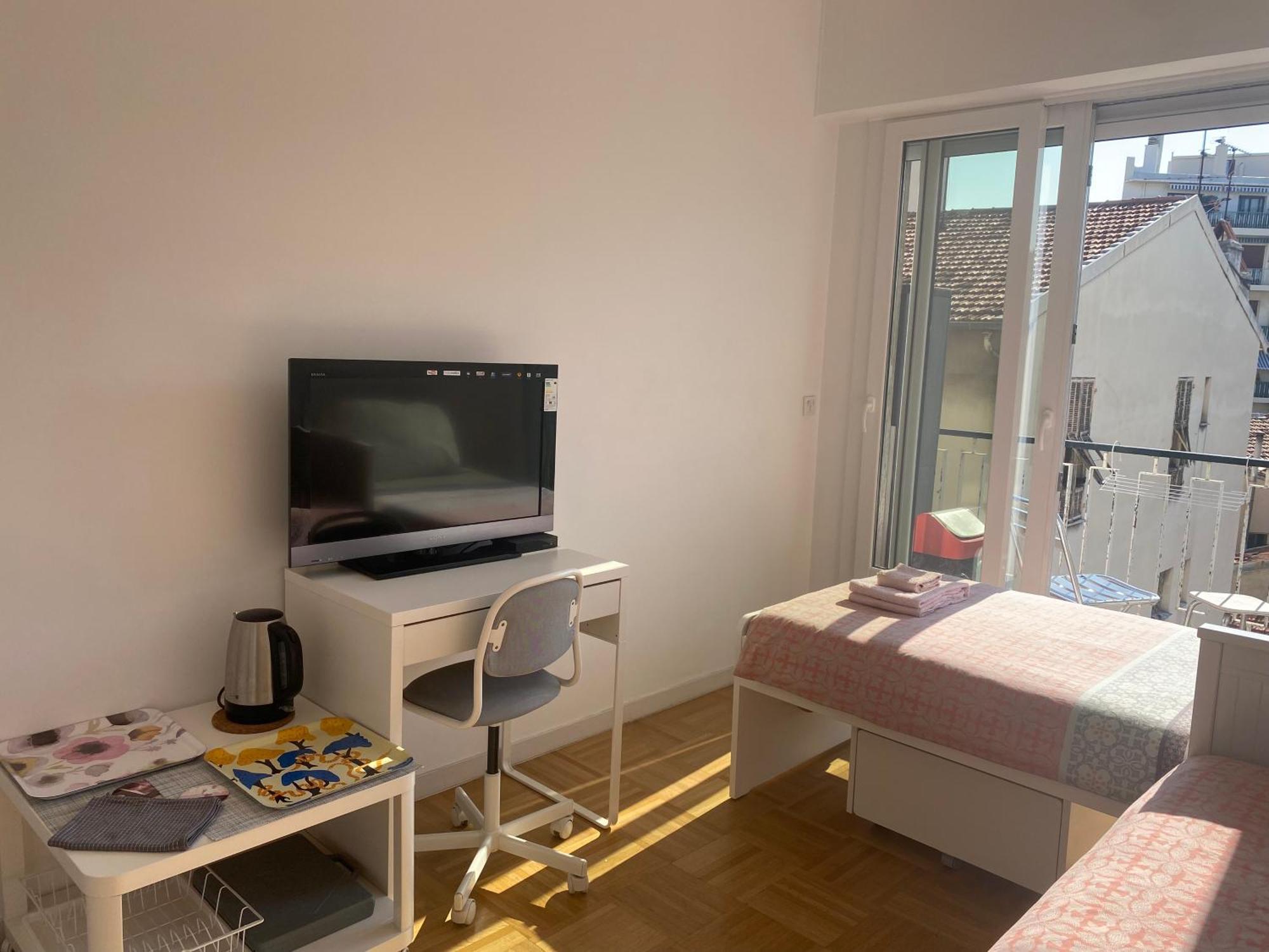 Mirela'S Private Room With Key, Ac, Lift & Balcony In The Center Of Nice On The Cote D'Azur Exterior photo